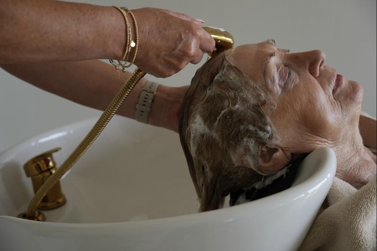 El Vogue backwash treatment at Vogue Hair Studio